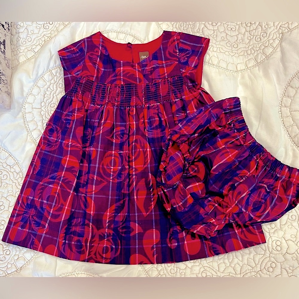 Tea collection boutique purple and fuchsia lined zip up dress.